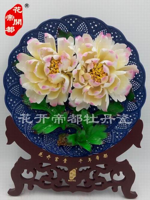 想知道洛陽(yáng)牡丹瓷怎么做的，我們一起來(lái)看看吧